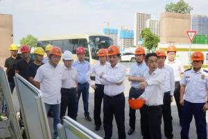 市委常委、常務(wù)副市長(zhǎng)楊六順一行調(diào)研公司壟上花苑項(xiàng)目施工安全情況